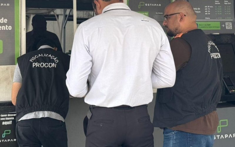 Procon Maceió fiscaliza estacionamentos de hospitais particulares da capital