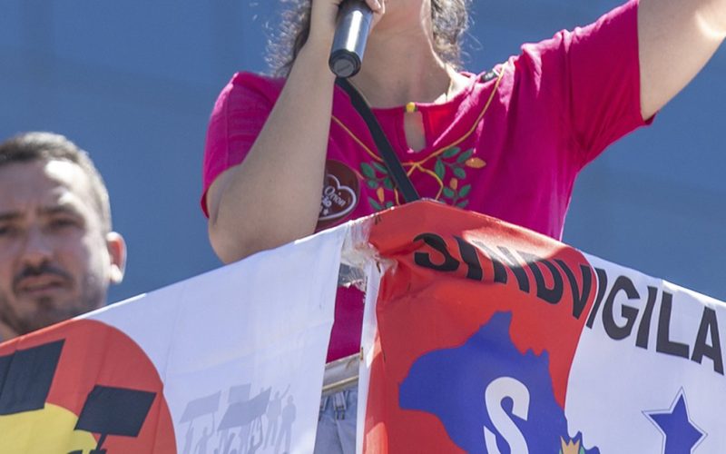 Teca Nelma sai em defesa do fim da escala 6×1; medida avança no Congresso Nacional