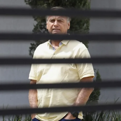Bolsonaro pede a Moraes autorização para receber mais um advogado no hospital
