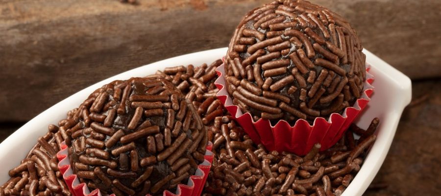 Alunos de 12 anos tentam envenenar professoras om brigadeiro após nota baixa