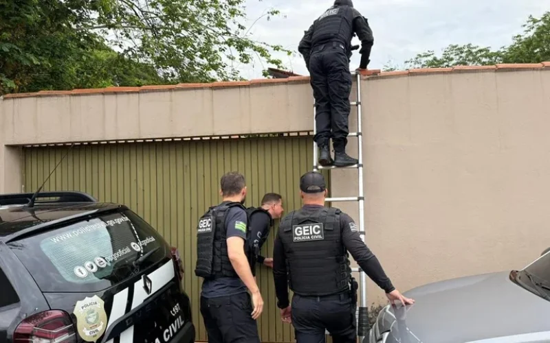 Jogador de futebol está sendo investigado por participar de golpe milionário em Alagoas