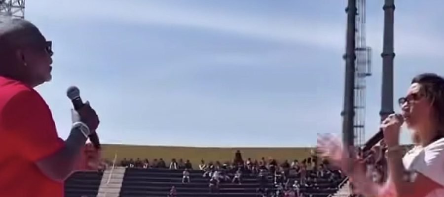 Janja canta ao lado de cantor gospel em 1º evento de campanha de Lula