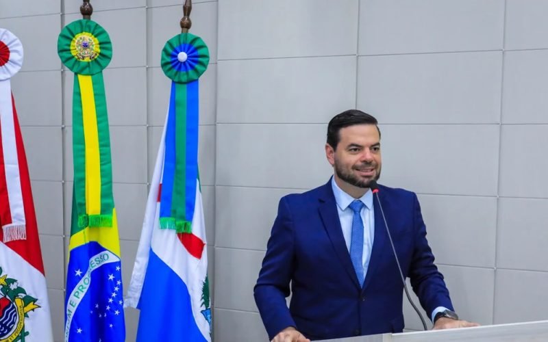 Chico Filho levará ao MP denúncias de cobrança indevida de taxa de esgoto em Maceió