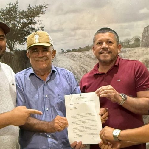 Prefeito Petrúcio Barbosa encaminha Projeto de Lei que garante reajuste de 6% aos servidores da Educação de Igaci