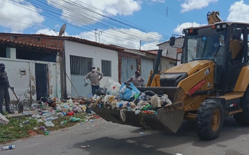 Justiça determina internação compulsória de acumulador e limpeza de imóvel em Delmiro Gouveia