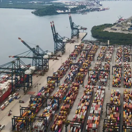 No primeiro mês de tarifaço, exportações do Brasil aos EUA caem 18,5% e prejuízos podem chegar em US$ 600 milhões