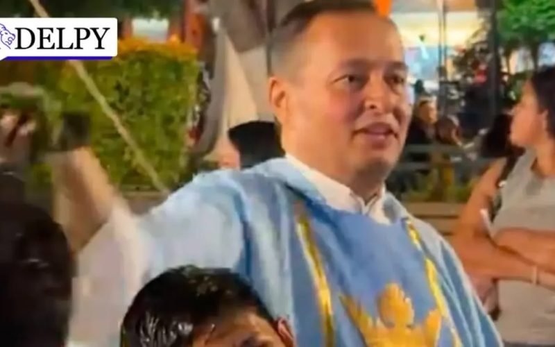 Coroinha termina “abençoado” além do esperado durante festa de Santa María