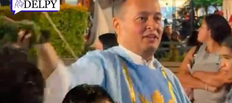Coroinha termina “abençoado” além do esperado durante festa de Santa María