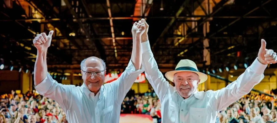 “Não fiquem preocupados com pesquisa, o campeonato não começou ainda!”, diz Lula sobre eleições de 2026.