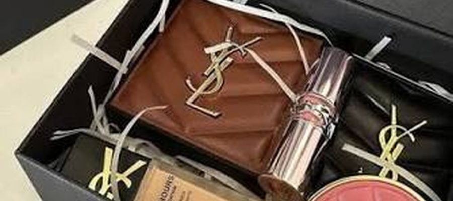 Homem ganha kit de luxo da YSL e presenteia colega de trabalho