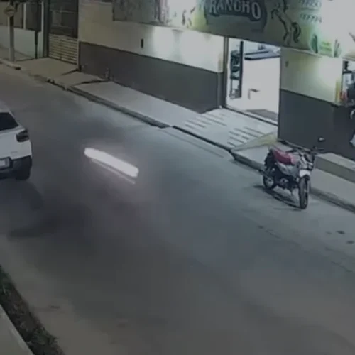 Vídeo mostra acidente que deixou motociclista ferido em Arapiraca