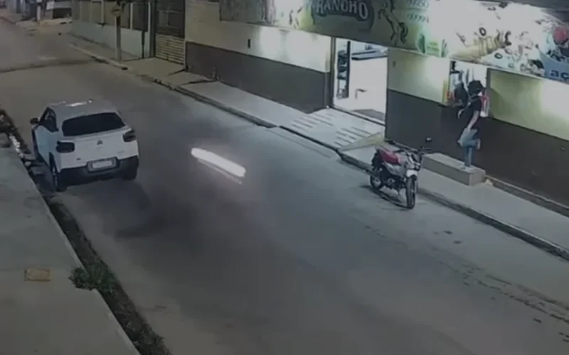 Vídeo mostra acidente que deixou motociclista ferido em Arapiraca