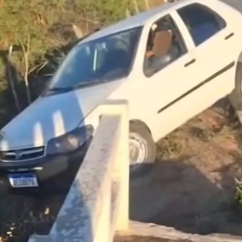 Arapiraca: motorista com sinais de embriaguez deixa carro pendurado em viaduto