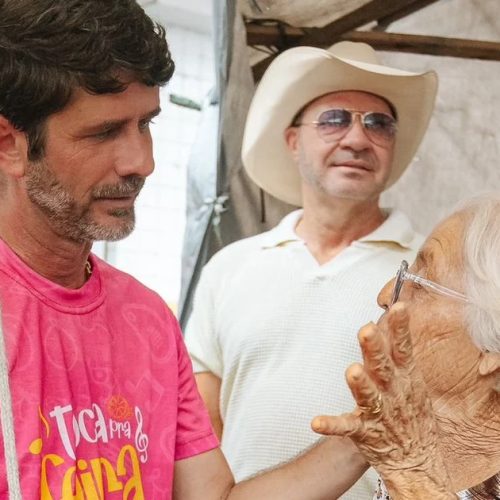 Projeto Toca pra Feira leva serviços públicos, aproxima gestão municipal aos feirantes e reforça fenômeno popular Júnior Menezes em União dos Palmares