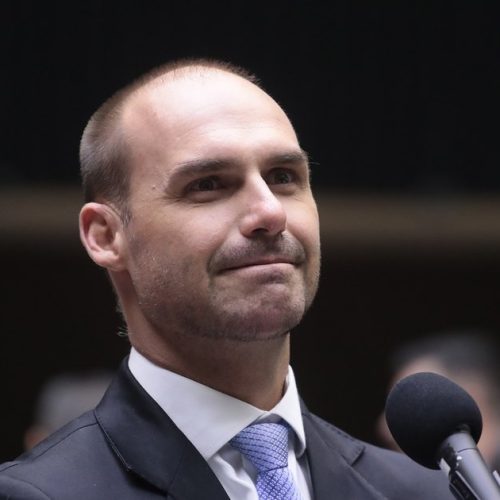 Eduardo Bolsonaro pede ao PL para testar Flávio e Júlia em pesquisa