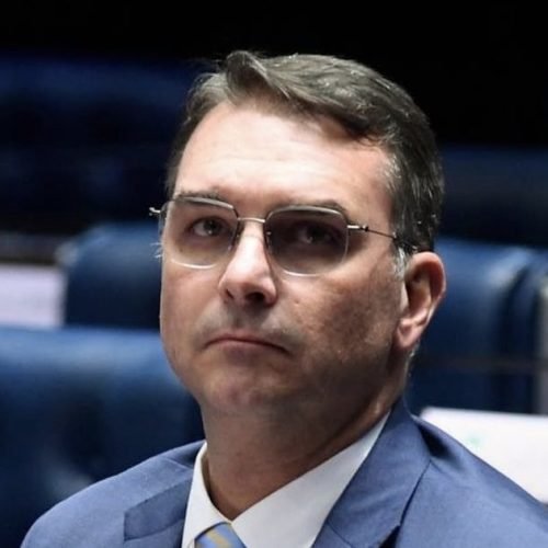 Flávio Bolsonaro registra candidatura no TSE e declara R$ 8,1 milhões em bens