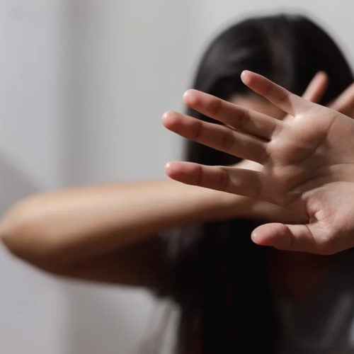 Influenciadora pede justiça por vítimas de estupro coletivo: “Abusadores precisam ser encontrados”