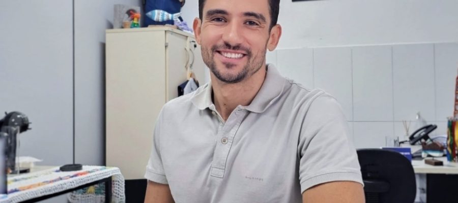 Cauê Castro comemora criação de 8.600 novos cargos para professores