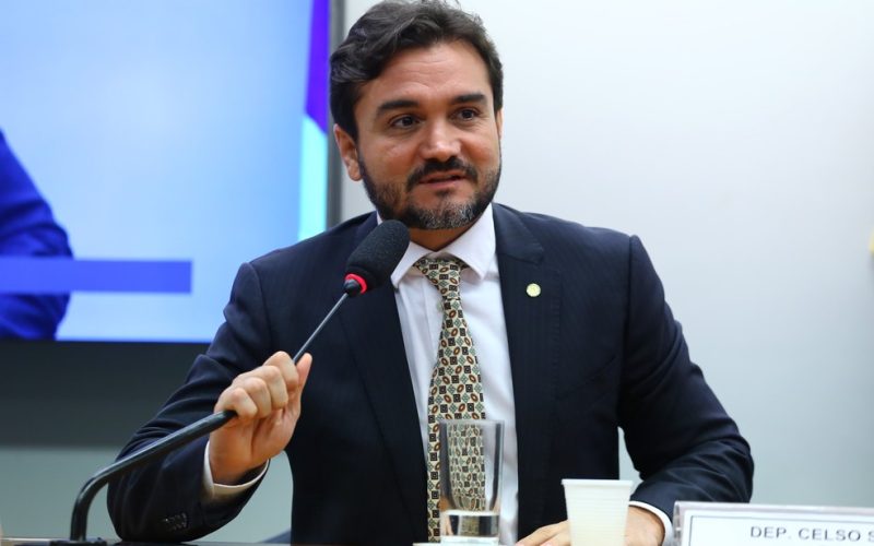 União Brasil abre processo de expulsão e afasta Celso Sabino do partido