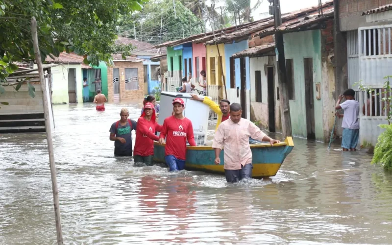Semarh prevê chuva intensa, raios e risco de alagamentos em Alagoas nesta sexta (12)