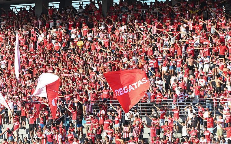 Torcedor do CRB é preso com drogas escondidas no tênis após jogo no Rei Pelé