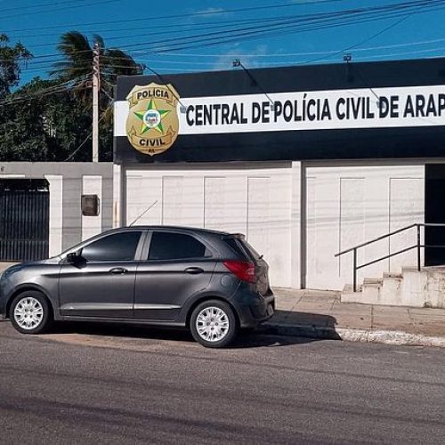 Moradores tentam invadir casa de babá suspeita de agredir criança autista em Arapiraca
