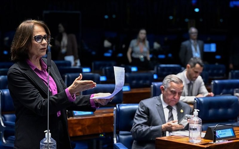 Senadores aprovam projeto que dificulta aborto em crianças vítimas de estupro