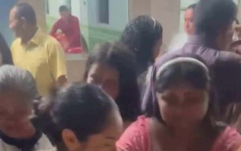 Mulher viraliza ao servir fatias gigantes de bolo em festa de aniversário