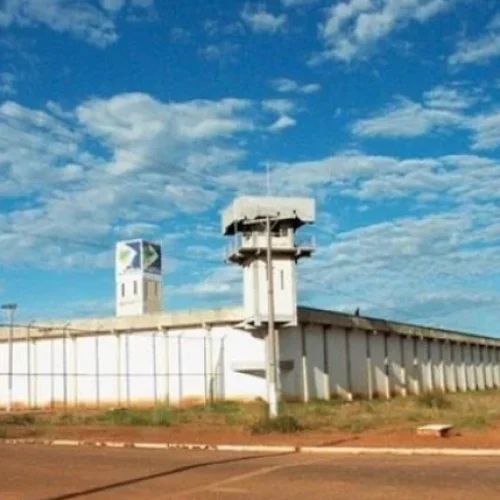 Presos apontados como líderes do crime organizado escapam de presídio em Maceió