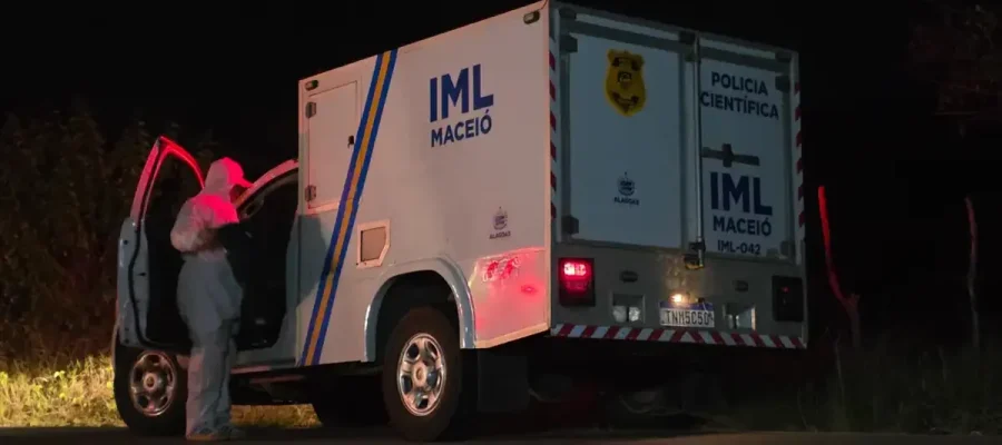 Homem é assassinado com três tiros nas costas na parte alta de Maceió