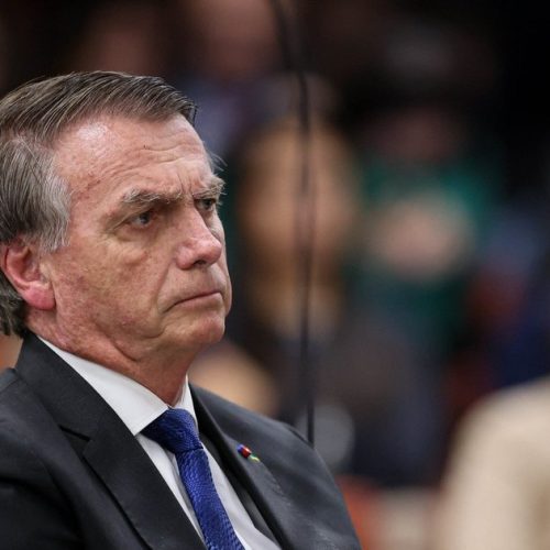 Relatório paralelo da CPMI do INSS pede indiciamento de Bolsonaro e mais 129 pessoas