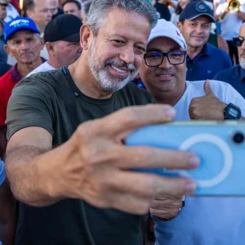 Líder na caminhada ao Senado, Arthur Lira recebe apoio das maiores forças políticas e populares de Igreja Nova