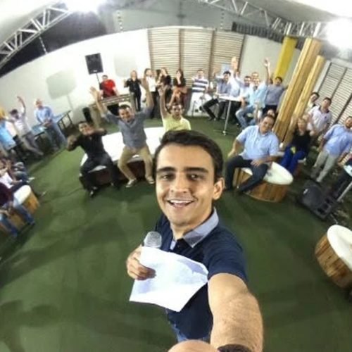 Renan Filho usa formato lançado por JHC há dez anos para fazer escutas populares