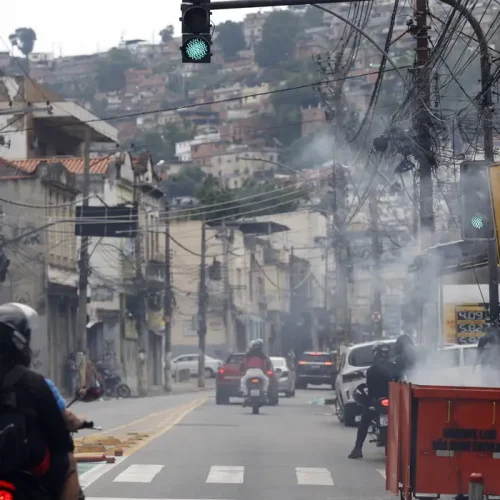 Comissão de Direitos Humanos cobra explicações sobre operação que deixou 64 mortos no Rio