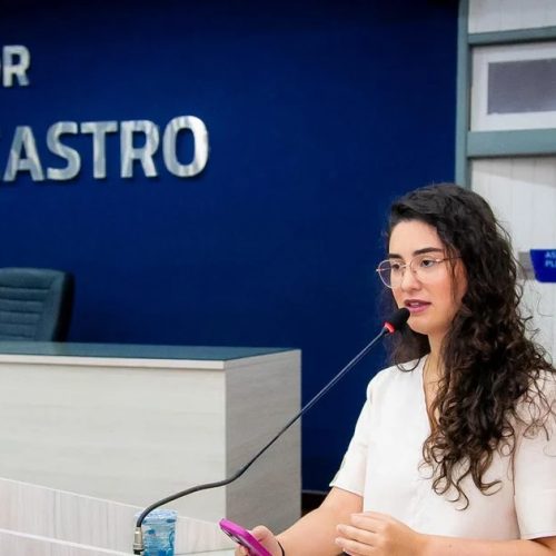 Teca Nelma parabeniza servidores de Maceió por mobilização que garantiu avanços nas carreiras