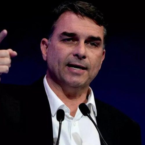 “Lulinha tem sido um dos beneficiários”, diz Flávio Bolsonaro sobre suposta esquema no INSS