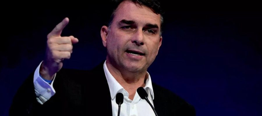 “Lulinha tem sido um dos beneficiários”, diz Flávio Bolsonaro sobre suposta esquema no INSS