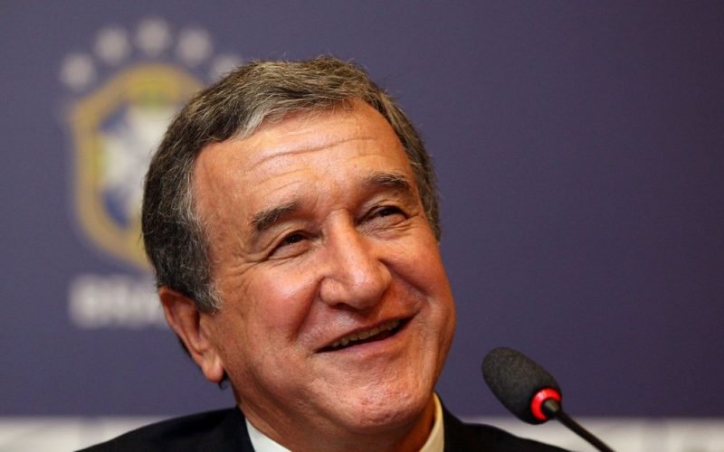 Ex-técnico da seleção brasileira, Parreira tem piora no estado de saúde e passará por cirurgia neste sábado
