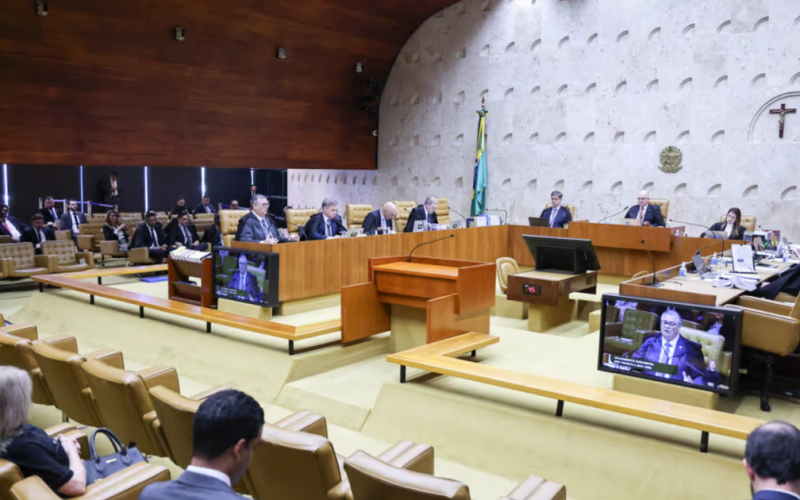 STF forma maioria e valida lei que garante igualdade salarial entre homens e mulheres