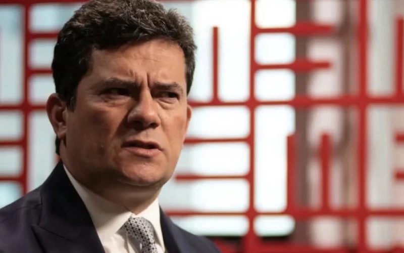 Moro sai em defesa de Flávio Bolsonaro, ataca PT e pede CPI do Master