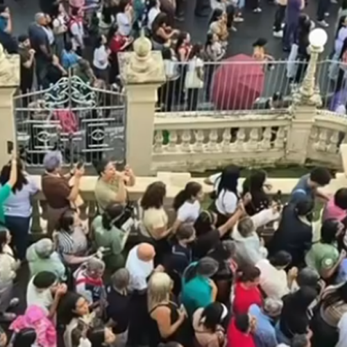 Procissão de Corpus Christi reúne fiéis pelas ruas do Centro de Maceió