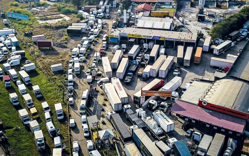 Alcolumbre prorroga medida que mantém subsídio ao diesel para reduzir impacto da alta dos combustíveis