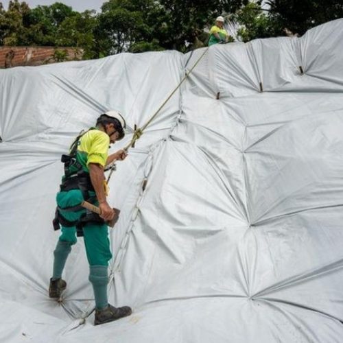 Defesa Civil ultrapassa 45 mil m² de lonas instaladas em áreas de risco de Maceió