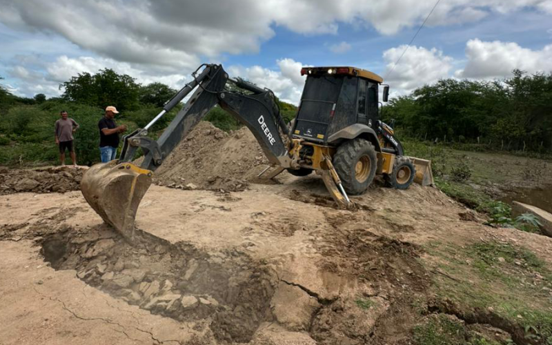 Em regime de plantão , Prefeitura de Delmiro Gouveia realiza diversas ações neste domingo