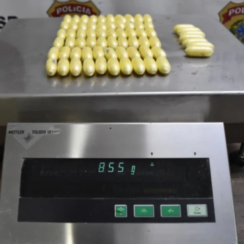 PF prende mulher que levava cápsulas de cocaína no estômago para Paris