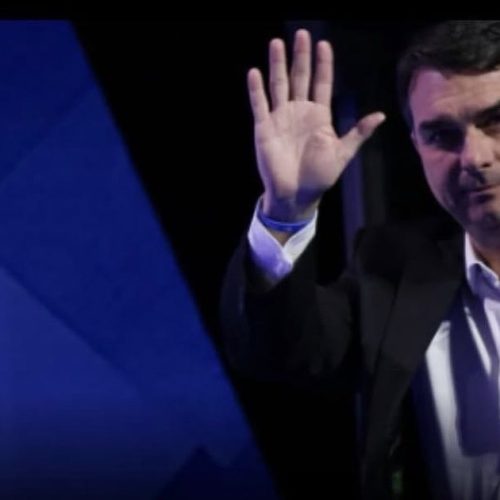Juíza nega pedido de Flávio Bolsonaro para indenização de R$ 61 mil