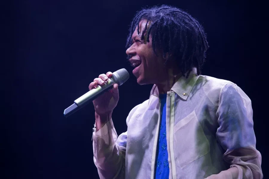 Djavan se une a Caetano, Gil e Chico em ato no Rio contra PEC da Blindagem e anistia
