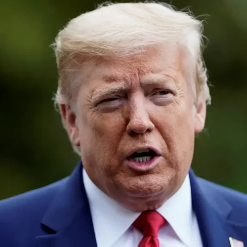 Trump compara condenação de Bolsonaro a acusações que enfrentou nos EUA