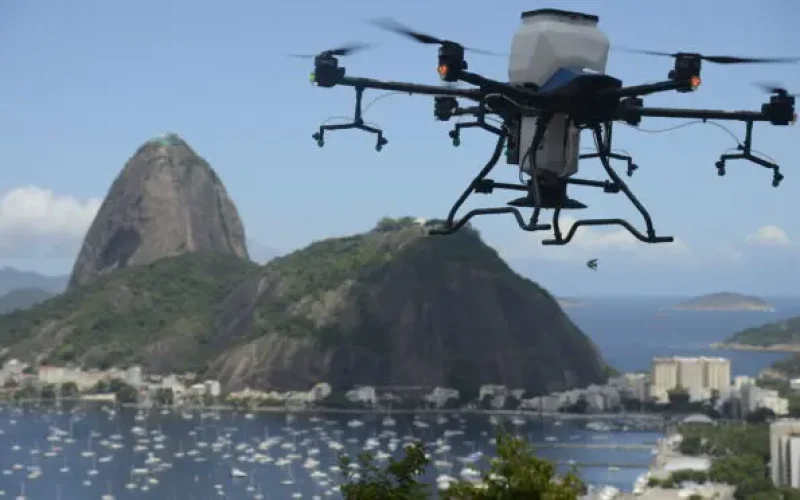 Deputados aprovam criminalização de uso de drones por facções e define pena de até 12 anos