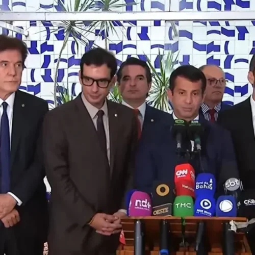 União e PP negociam com PL para avançar PEC do fim da 6×1